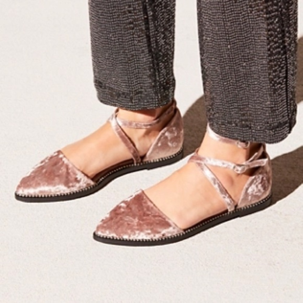 Free people vegan velvet Florence flat